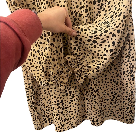 Chic Leopard Print Ruffle Neck Blouse - Picture 5 of 6